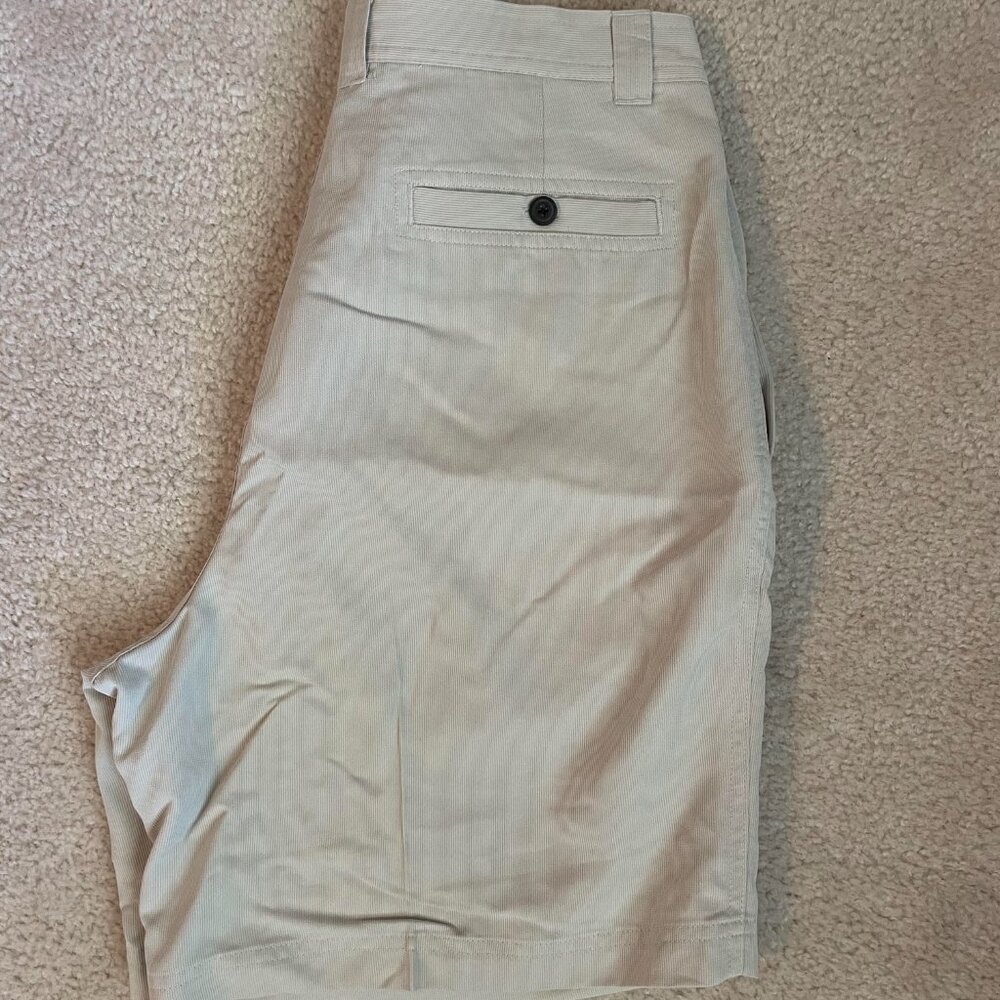 Consensus 34 Ribbed Cream Shorts